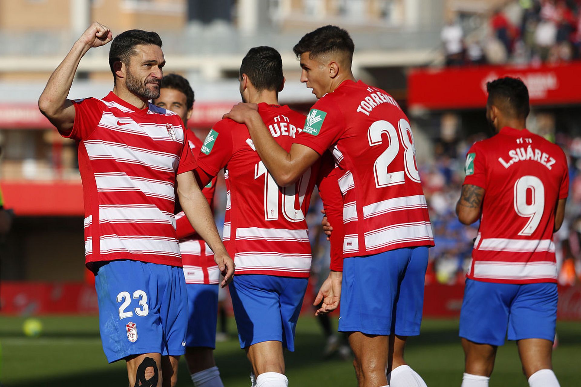 关于比利亚雷亚尔客场大胜，稳定积分榜位置的信息