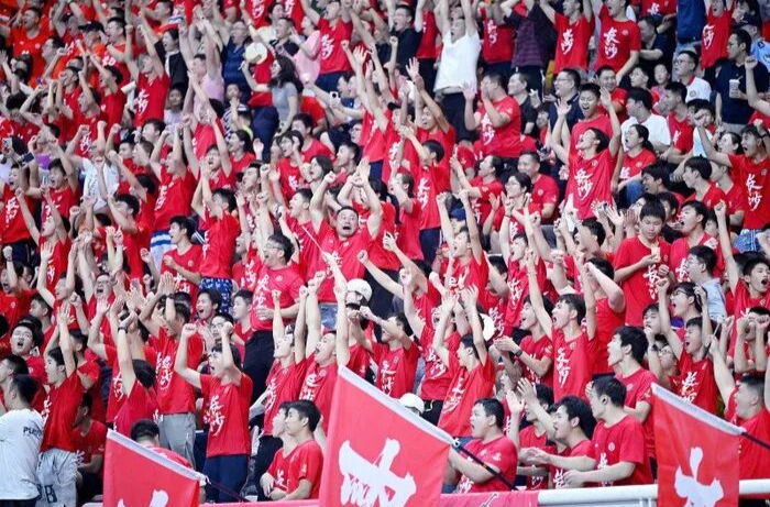 米兰体育网页版入口-前锋头槌破门，帮助球队夺冠