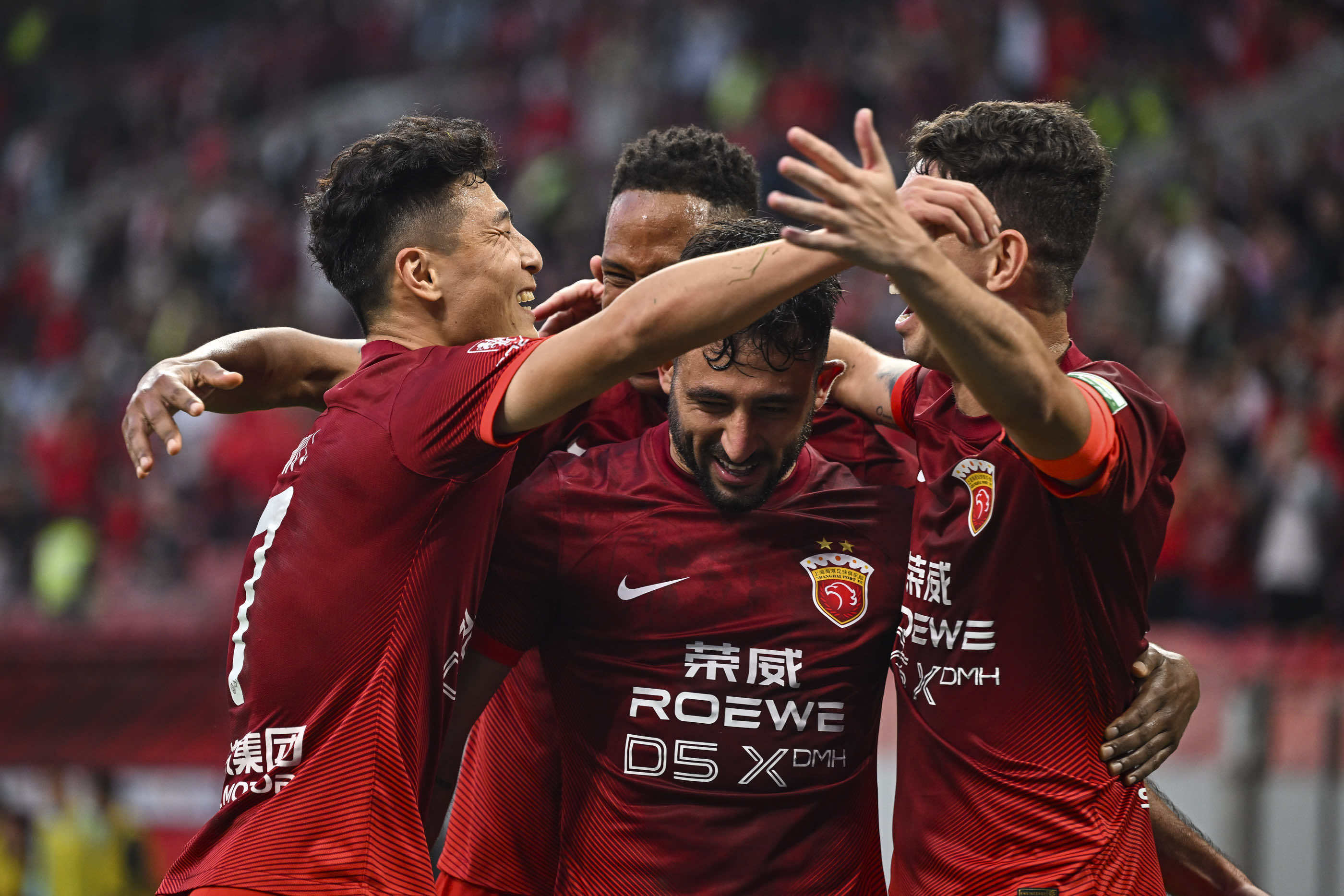 前锋头槌破门，帮助球队夺冠